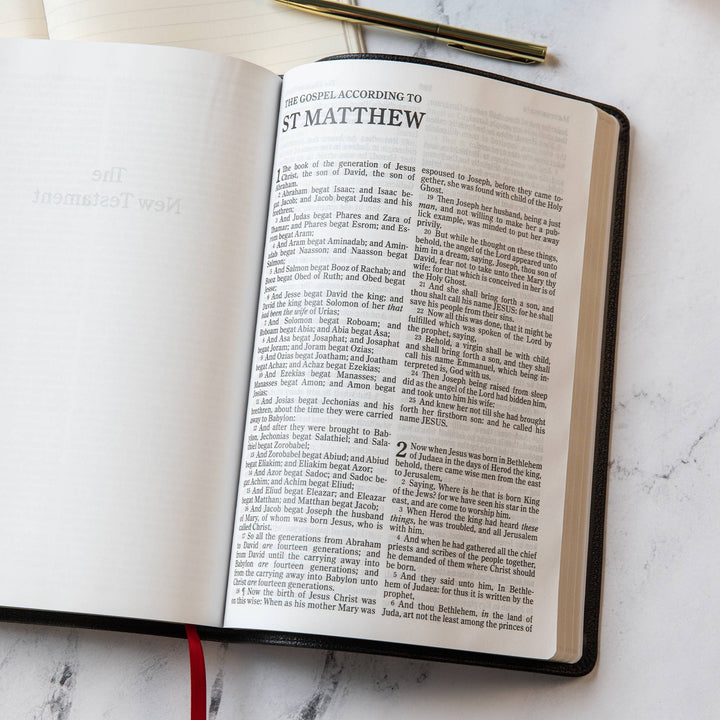 KJV Large Print Thinline Bible (Black, Genuine Leather) by Bible